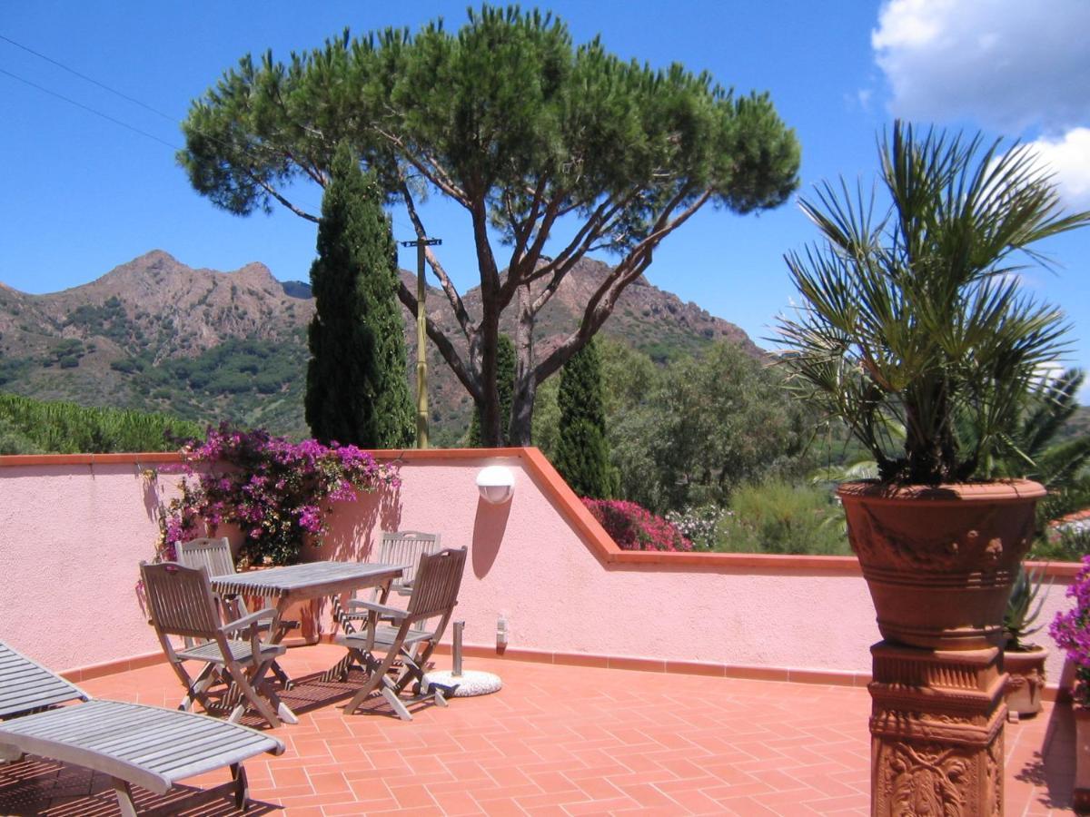 Studio-Appartment In Landhaus Mit Meerblick Porto Azzurro Dış mekan fotoğraf