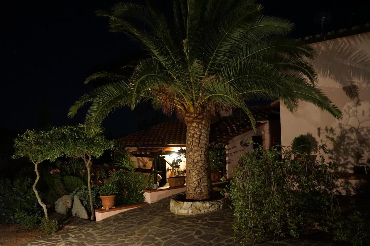 Studio-Appartment In Landhaus Mit Meerblick Porto Azzurro Dış mekan fotoğraf